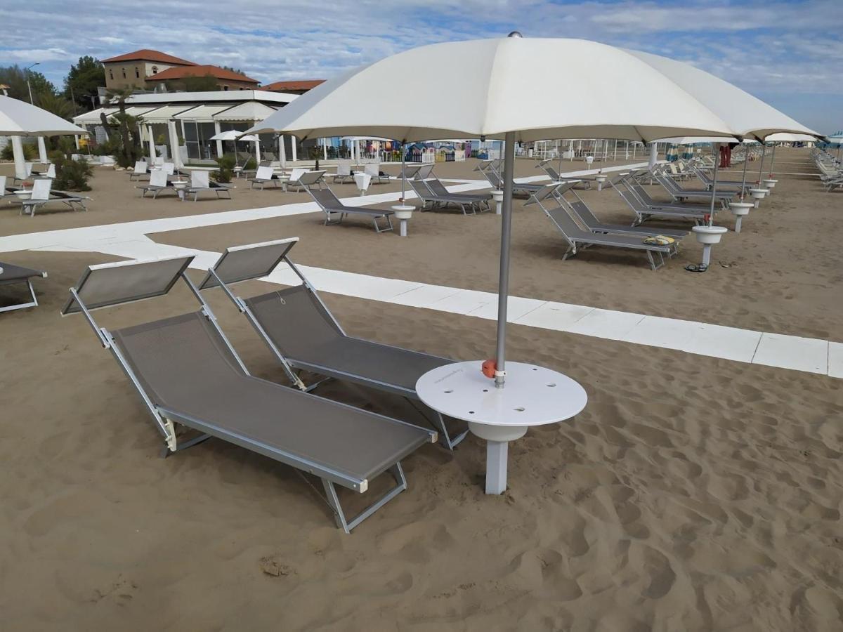 Hotel Naica Rimini Eksteriør billede