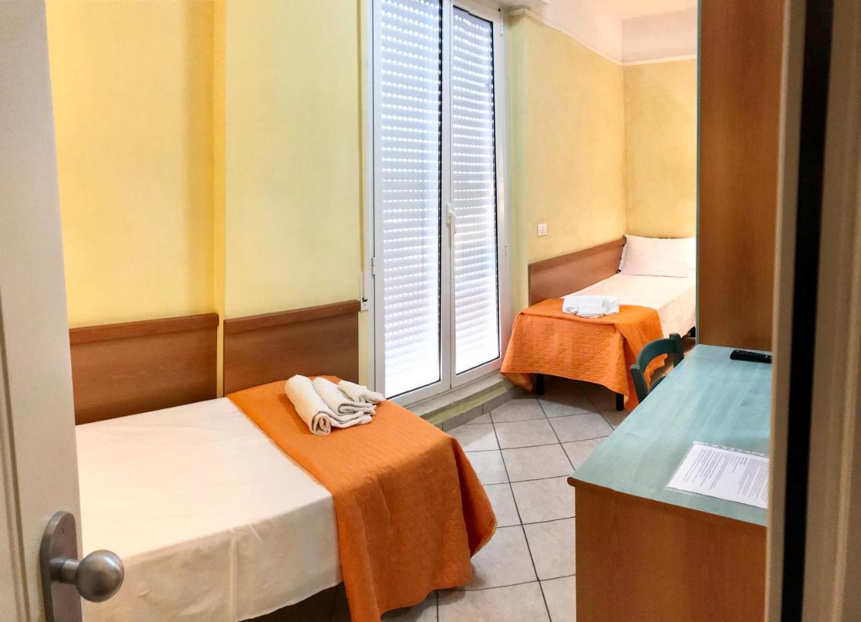 Hotel Naica Rimini Eksteriør billede