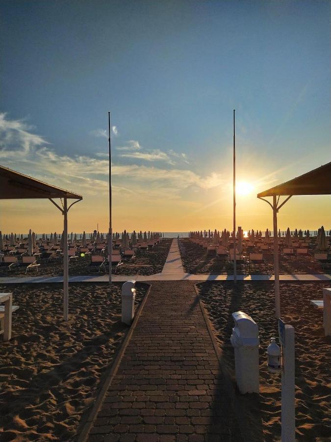 Hotel Naica Rimini Eksteriør billede