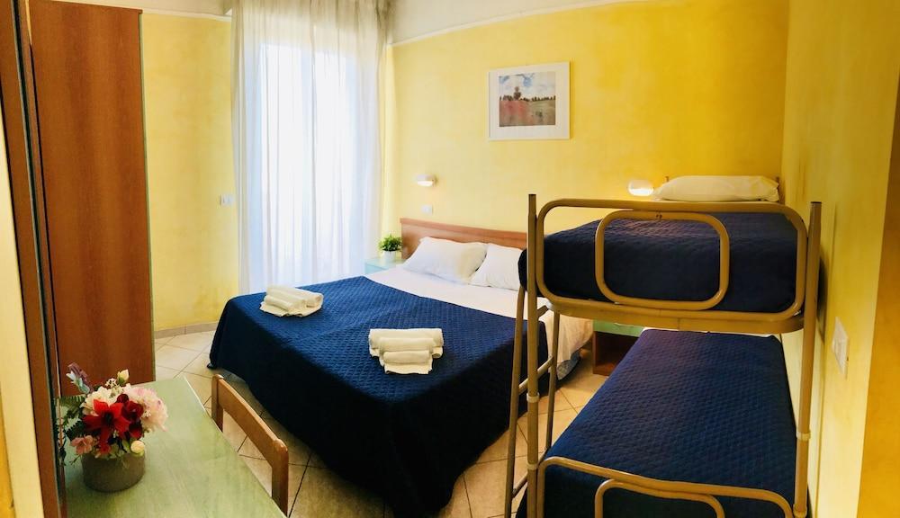 Hotel Naica Rimini Eksteriør billede