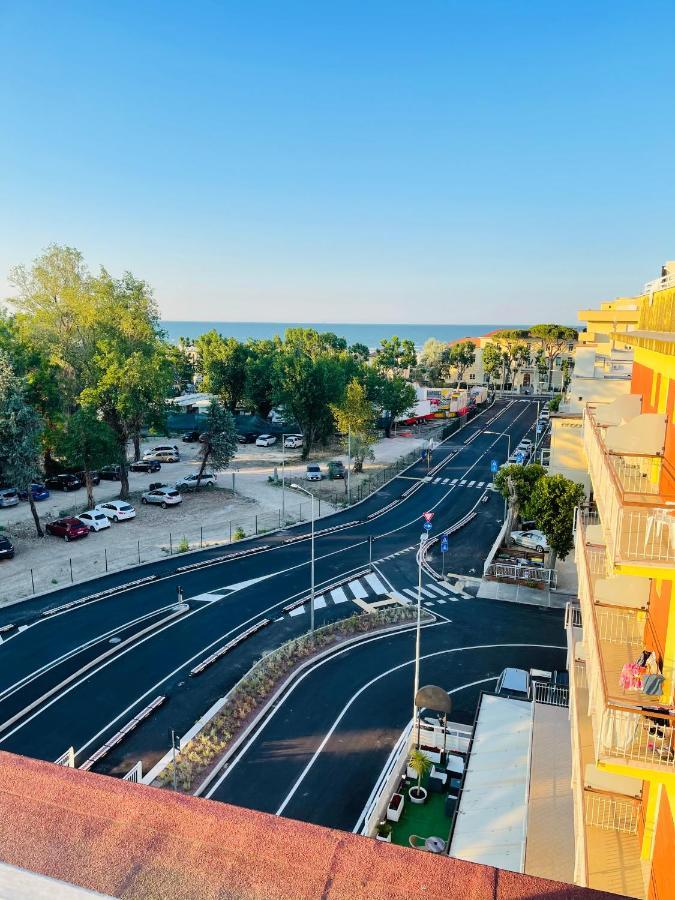 Hotel Naica Rimini Eksteriør billede