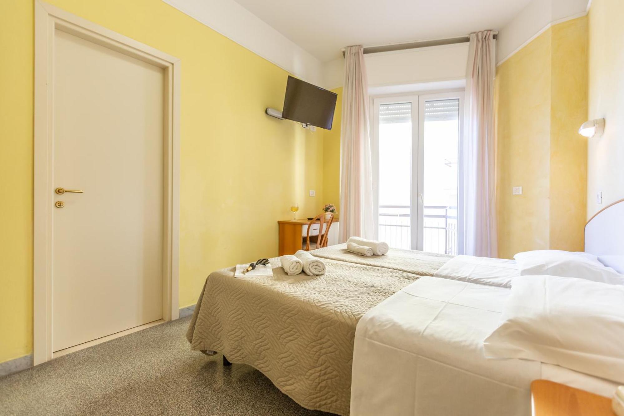 Hotel Naica Rimini Eksteriør billede