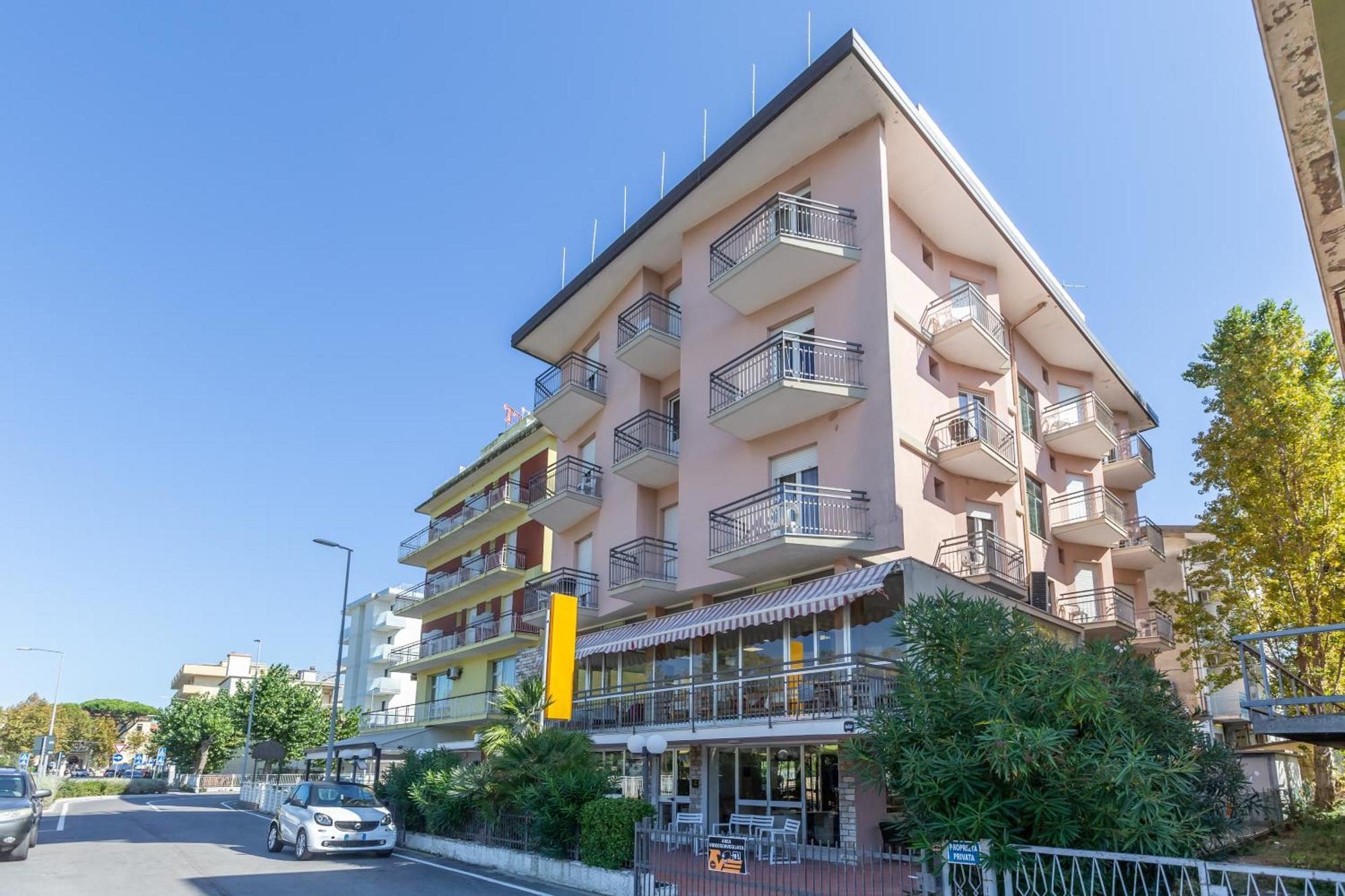 Hotel Naica Rimini Eksteriør billede