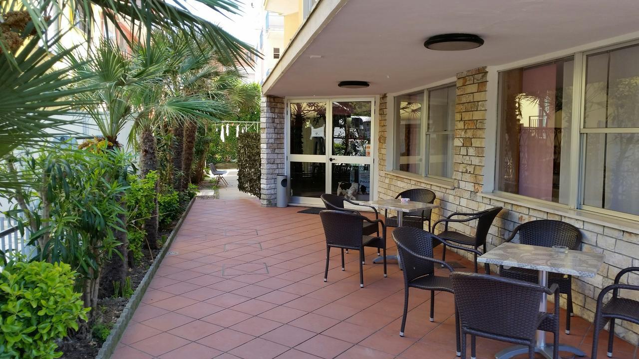 Hotel Naica Rimini Eksteriør billede