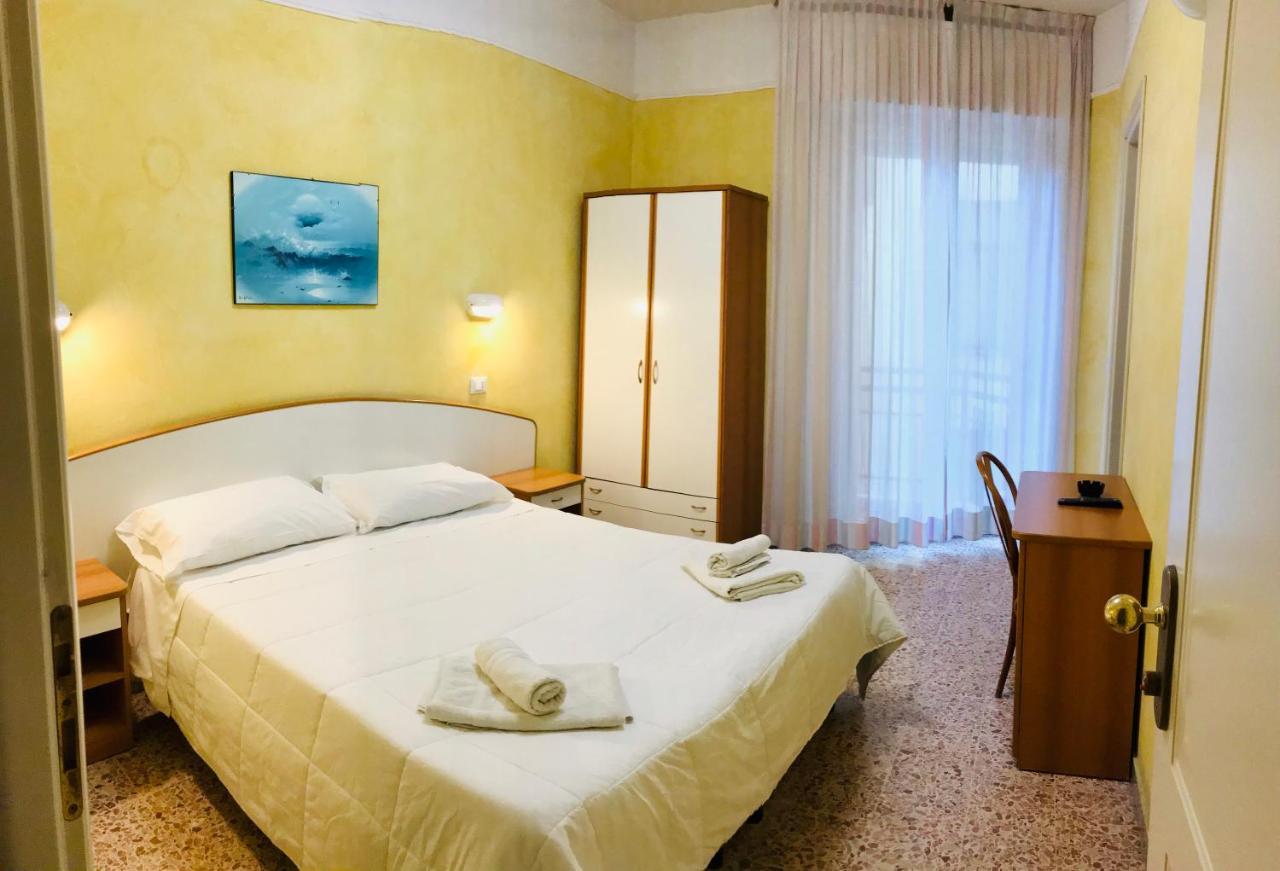 Hotel Naica Rimini Eksteriør billede